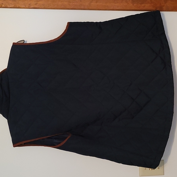 G H Bass ladies navy quilted vest Sz XL - Picture 3 of 3